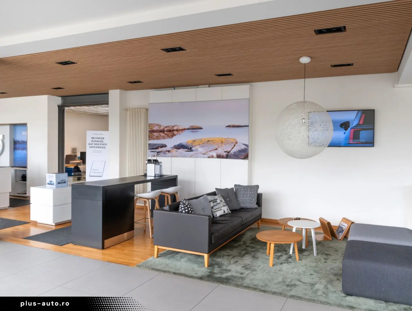 VOLVO XC60 Plus Black Edition Plug-In Hybrid