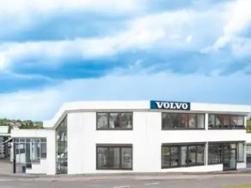 VOLVO XC60 Plus Black Edition Plug-In Hybrid