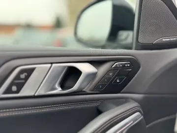 BMW X6 xDrive 30 d M Sport ICONIC GLOW