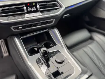 BMW X6 xDrive 30 d M Sport ICONIC GLOW