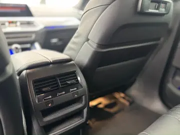 BMW X6 xDrive 30 d M Sport ICONIC GLOW