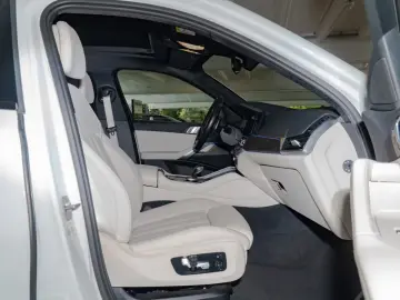 BMW X6 xDrive 30d M-Sport PANO AHK HUD