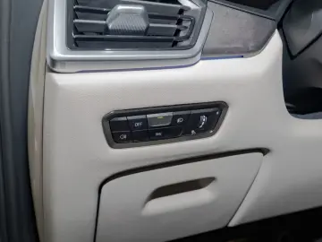 BMW X6 xDrive 30d M-Sport PANO AHK HUD