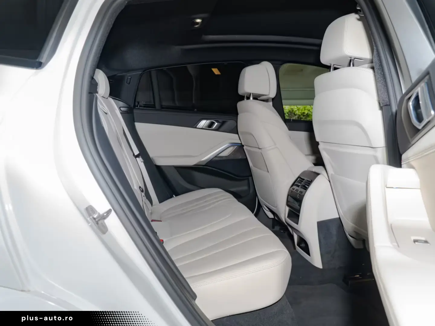 BMW X6 xDrive 30d M-Sport PANO AHK HUD