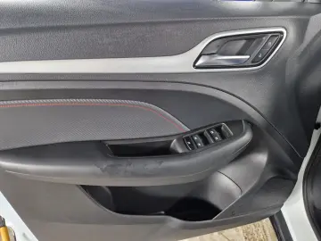 MG ZS EXLUSIVE 1.0 T-GDI 112CP 2023