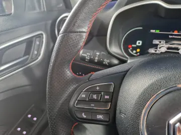 MG ZS EXLUSIVE 1.0 T-GDI 112CP 2023