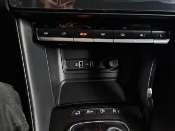 MG ZS EXLUSIVE 1.0 T-GDI 112CP 2023