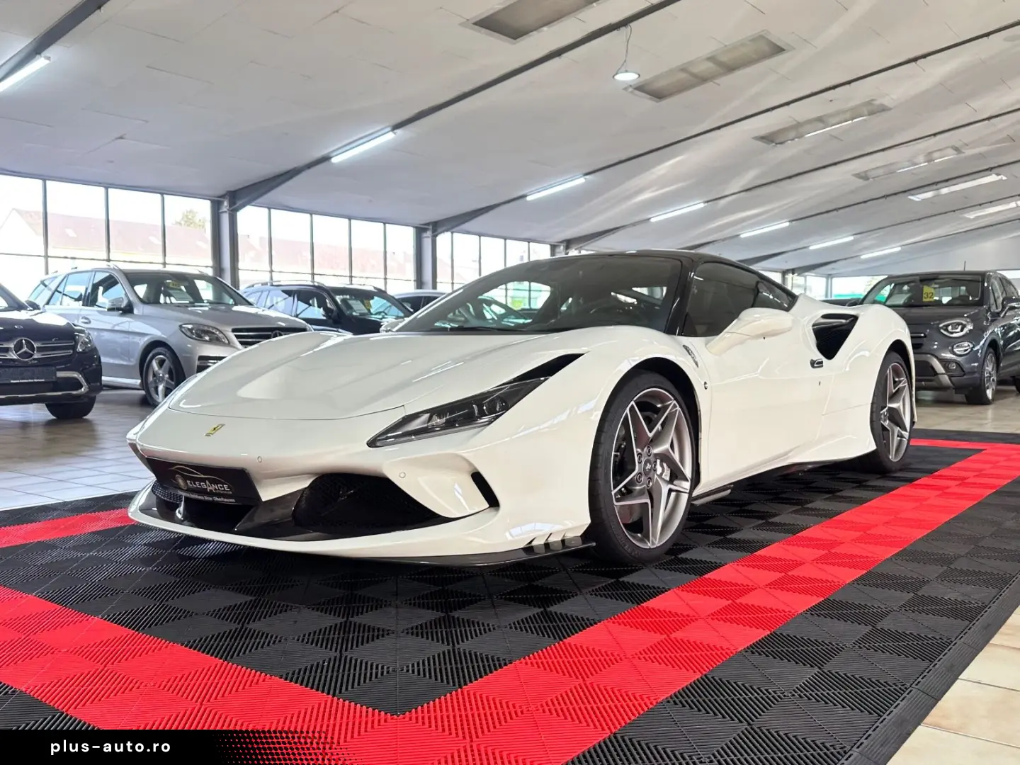 FERRARI F8 Carbon Paket JBL Lift