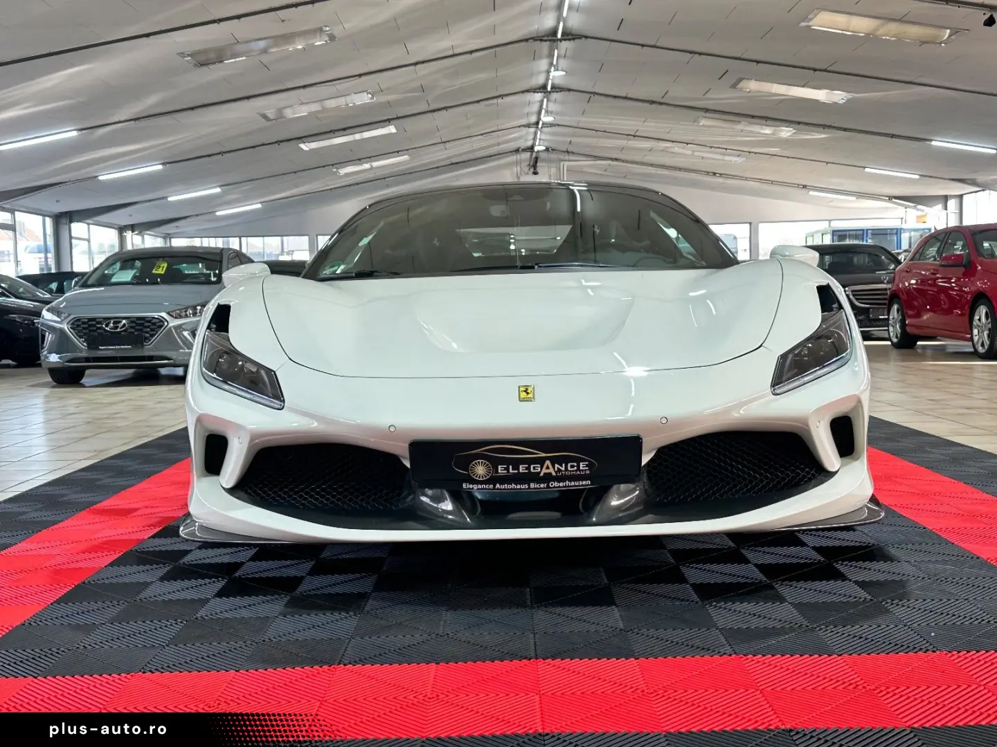 FERRARI F8 Carbon Paket JBL Lift