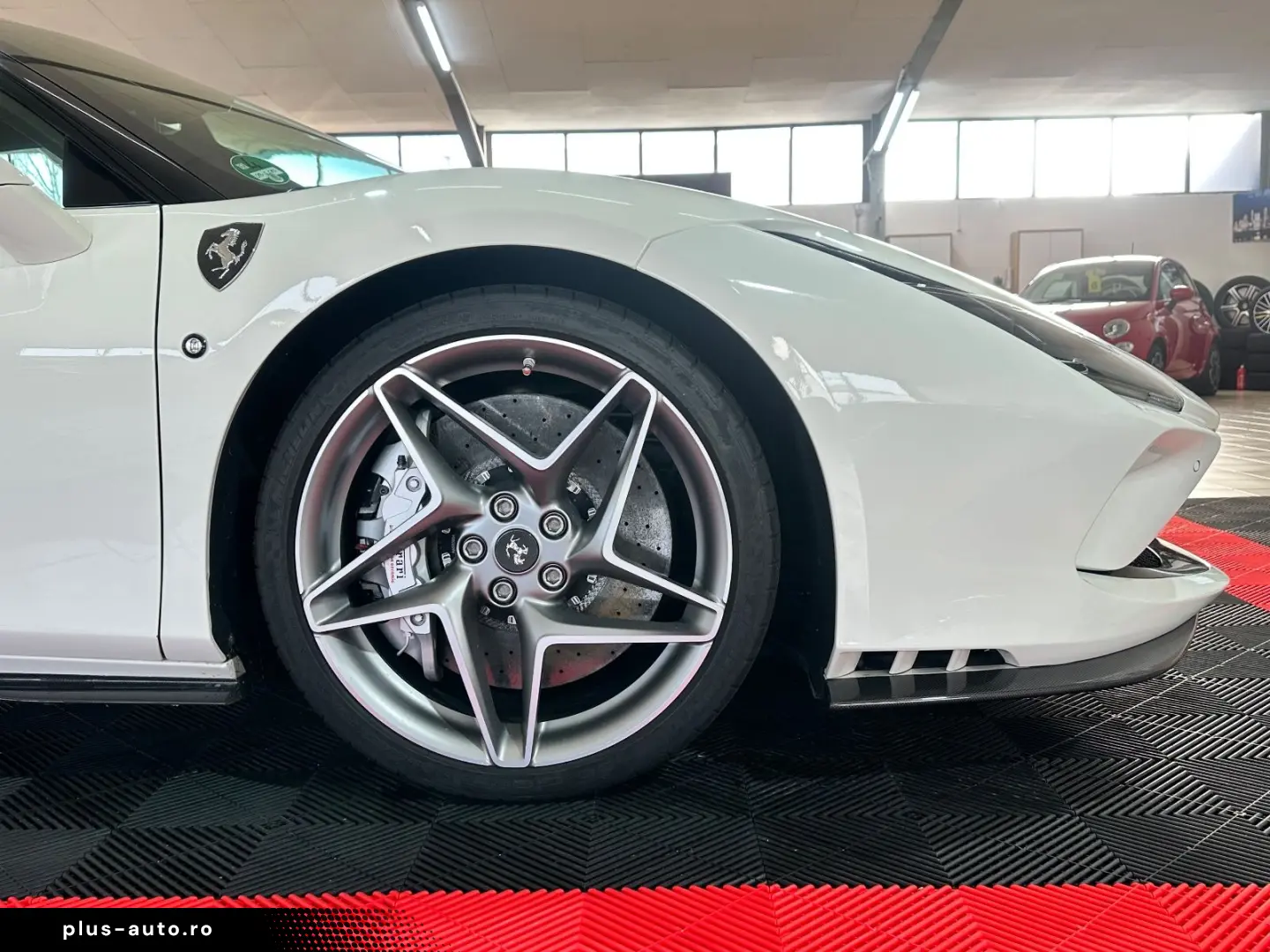 FERRARI F8 Carbon Paket JBL Lift