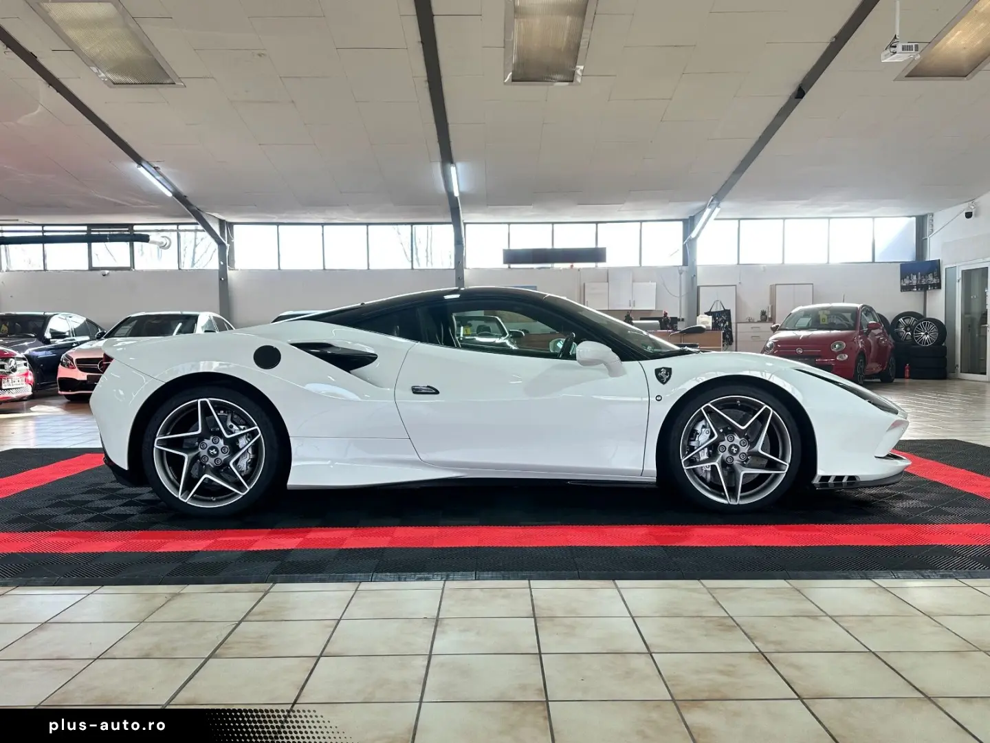 FERRARI F8 Carbon Paket JBL Lift