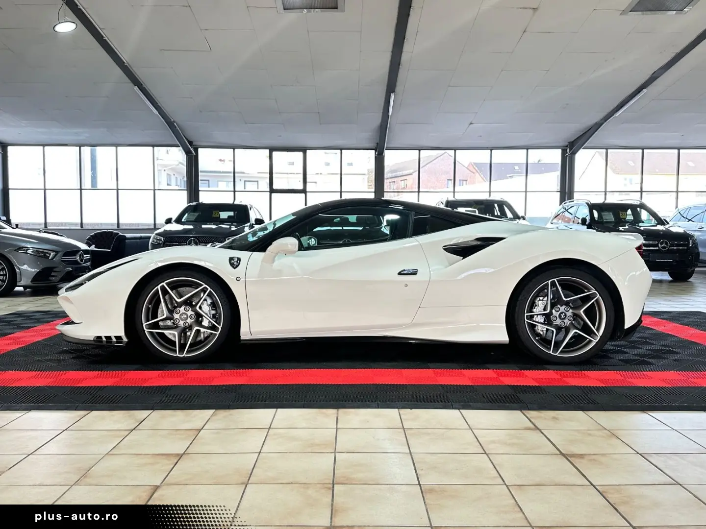 FERRARI F8 Carbon Paket JBL Lift