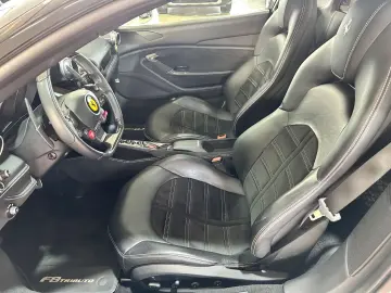 FERRARI F8 Carbon Paket JBL Lift