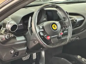 FERRARI F8 Carbon Paket JBL Lift