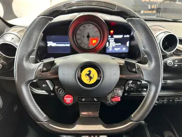 FERRARI F8 Carbon Paket JBL Lift