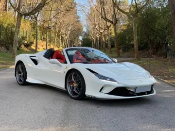 FERRARI F8 Spider Carbon Lift Display CAM el Seats
