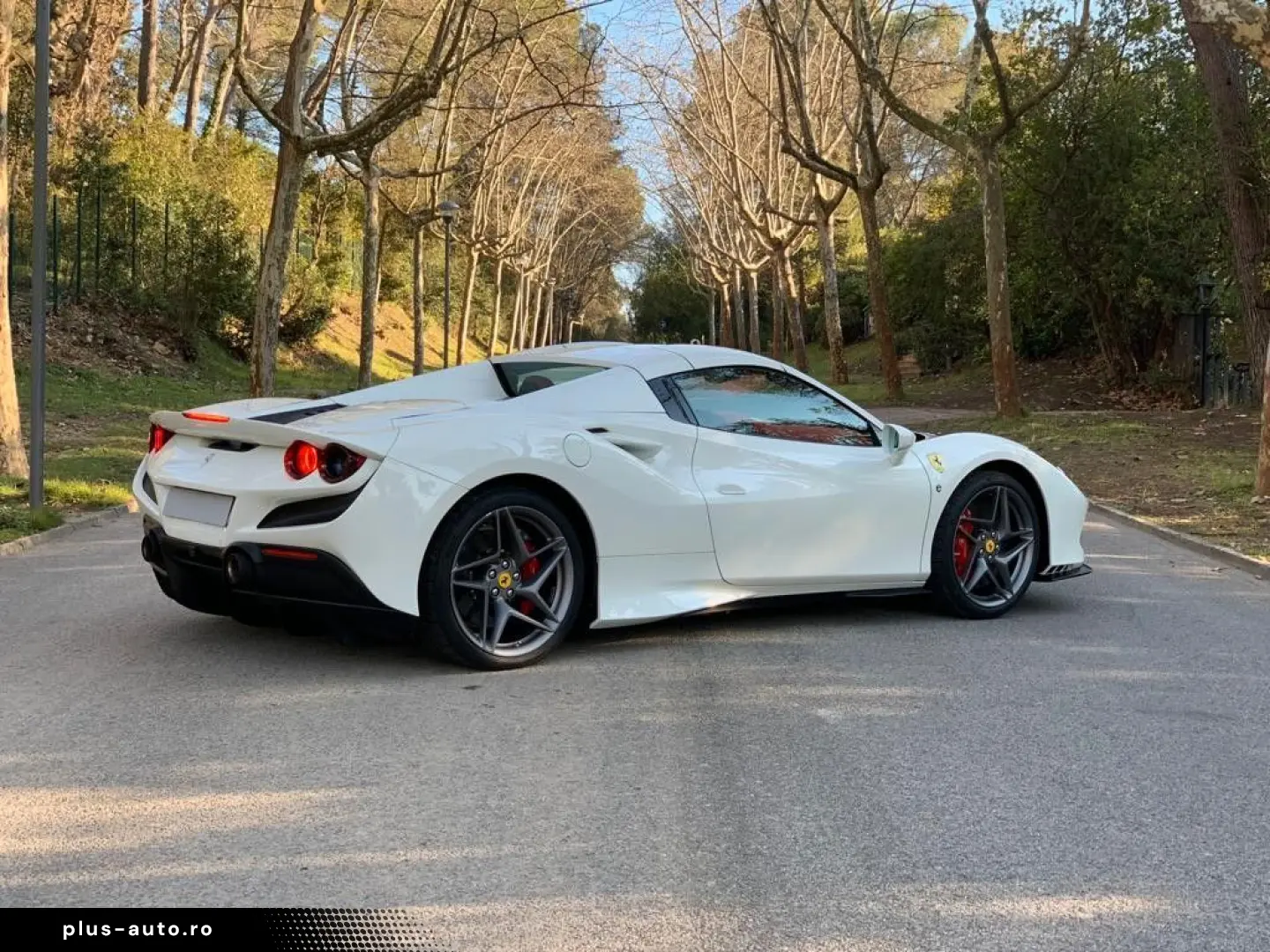 FERRARI F8 Spider Carbon Lift Display CAM el Seats