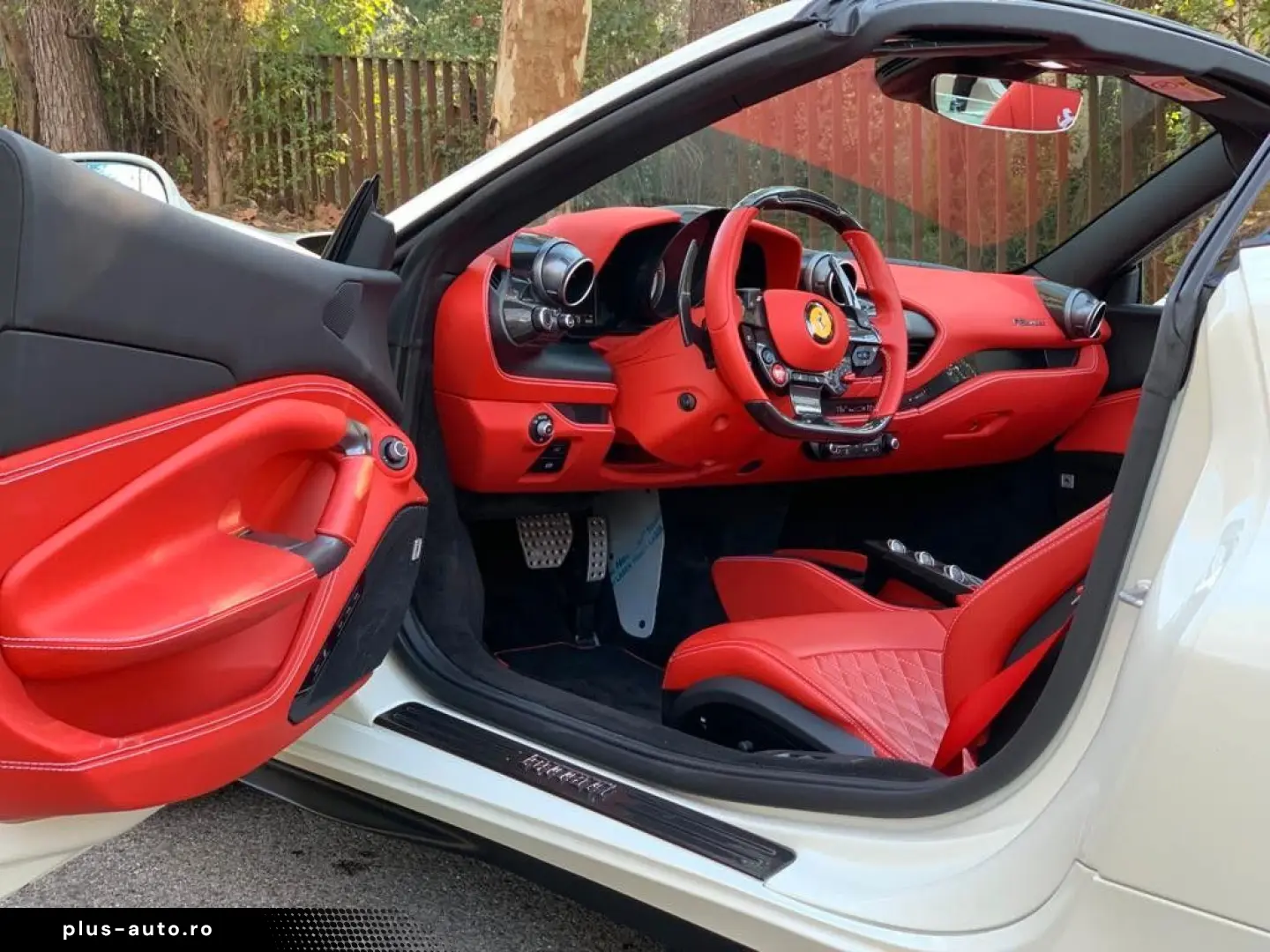 FERRARI F8 Spider Carbon Lift Display CAM el Seats