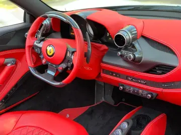 FERRARI F8 Spider Carbon Lift Display CAM el Seats