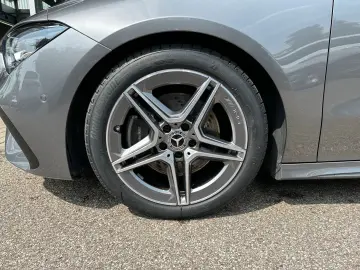 MERCEDES-BENZ CLA 200 Coupé AMG  CAM KEYLESS LED PDC MBUX