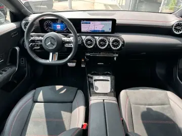 MERCEDES-BENZ CLA 200 Coupé AMG  CAM KEYLESS LED PDC MBUX