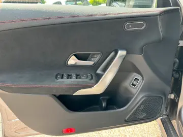 MERCEDES-BENZ CLA 200 Coupé AMG  CAM KEYLESS LED PDC MBUX