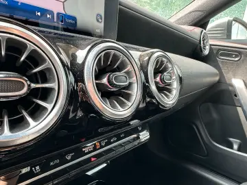 MERCEDES-BENZ CLA 200 Coupé AMG  CAM KEYLESS LED PDC MBUX