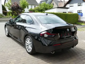 BMW 220i Coupé Advantage   M-Lenkrad Live Cockpit