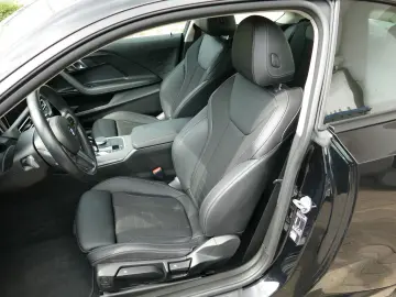 BMW 220i Coupé Advantage   M-Lenkrad Live Cockpit