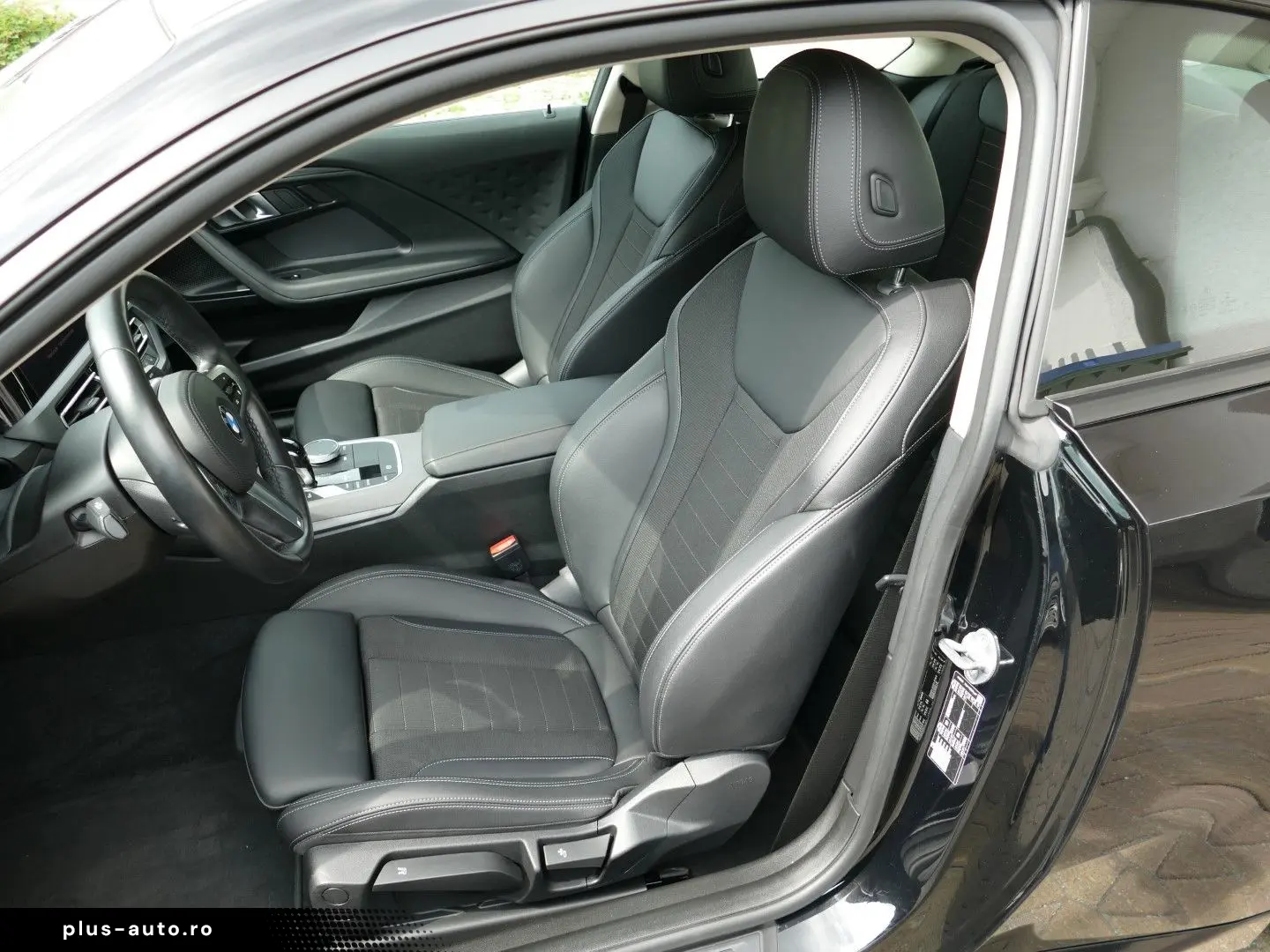 BMW 220i Coupé Advantage   M-Lenkrad Live Cockpit