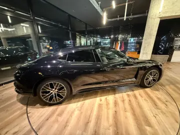 PORSCHE Taycan  Approved Kamera Tempostat Aero20Zoll