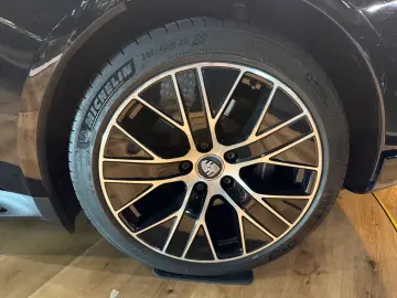 PORSCHE Taycan  Approved Kamera Tempostat Aero20Zoll