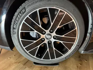 PORSCHE Taycan  Approved Kamera Tempostat Aero20Zoll