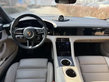 PORSCHE Taycan Cross Turismo 4 Matrix Pano S-Dach