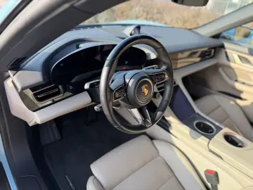PORSCHE Taycan Cross Turismo 4 Matrix Pano S-Dach