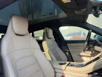 PORSCHE Taycan Cross Turismo 4 Matrix Pano S-Dach