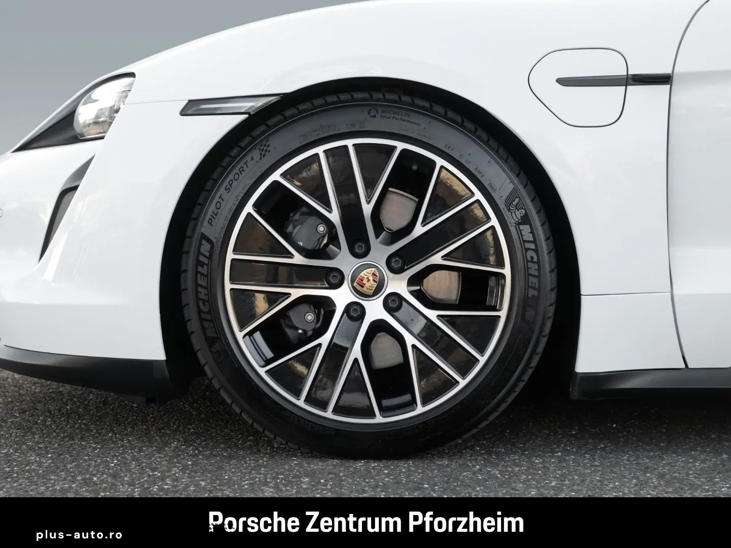 PORSCHE Taycan InnoDrive Luftfederung Rückfahrkamera
