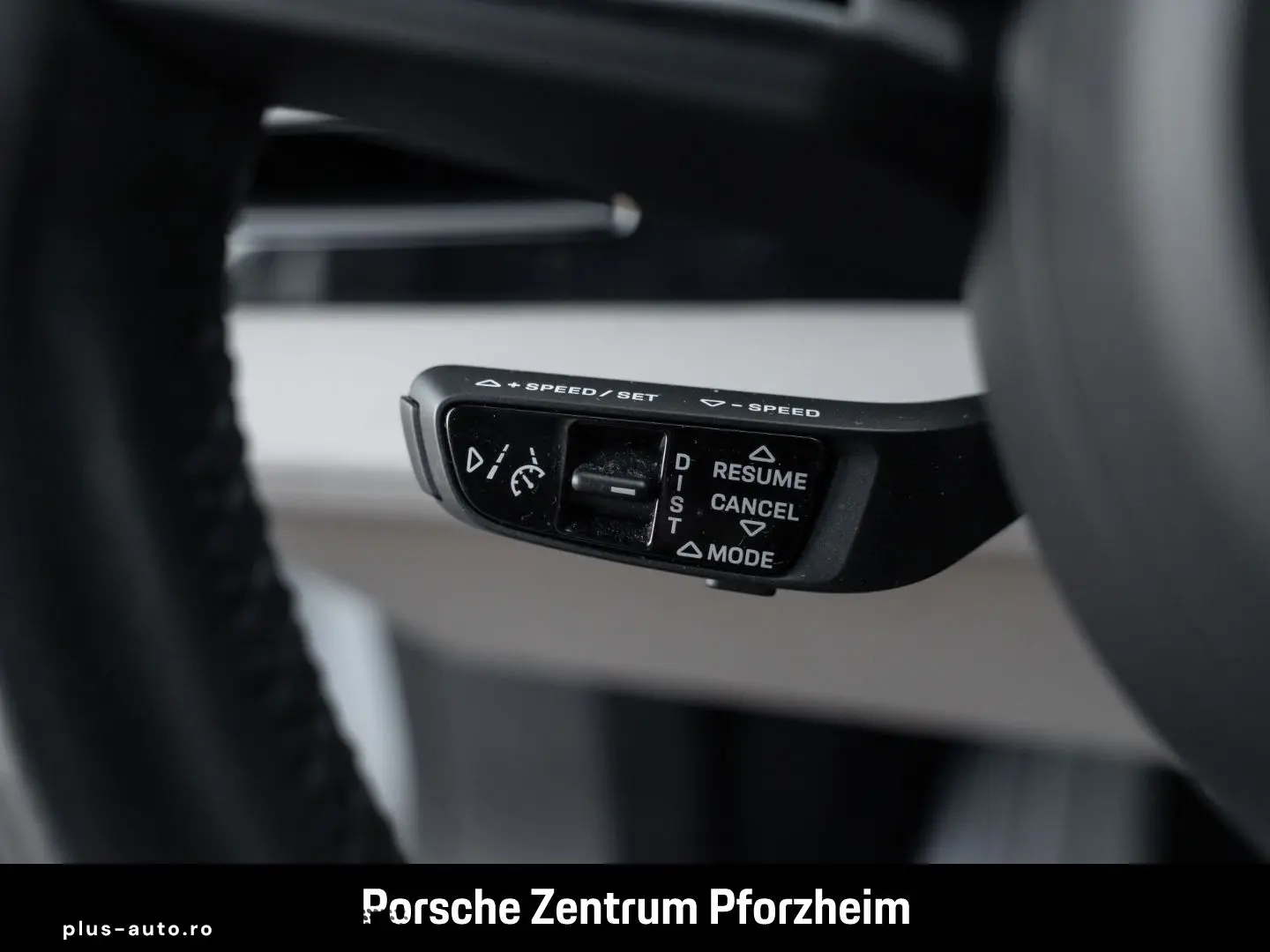 PORSCHE Taycan InnoDrive Luftfederung Rückfahrkamera