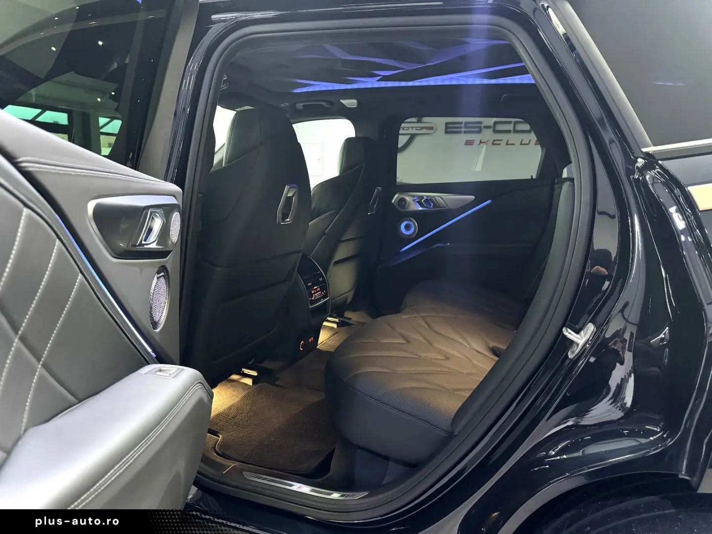 BMW XM 4.4 EXKLUSIV NIGHTGOLD BOWERS&WILKINS 23