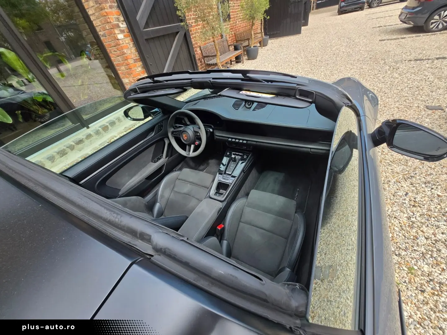 PORSCHE 992 Targa GTS 4