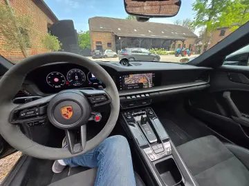 PORSCHE 992 Targa GTS 4