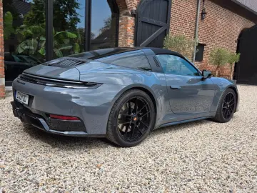 PORSCHE 992 Targa GTS 4