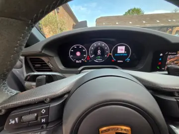 PORSCHE 992 Targa GTS 4