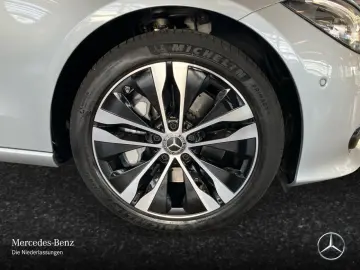 MERCEDES-BENZ C 300 e Avantgarde LED Distr Kam NaviPrem Ambi