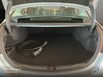 MERCEDES-BENZ C 300 e Avantgarde LED Distr Kam NaviPrem Ambi