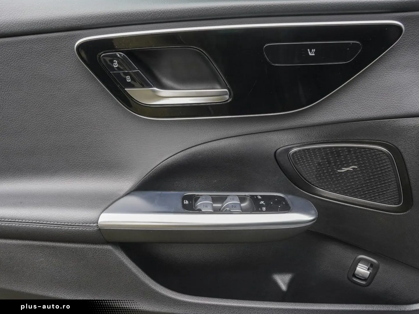 MERCEDES-BENZ C 300 4M Avantgarde DigitalLight Panor&hellip;