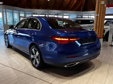 MERCEDES-BENZ C 300 e Avantgarde ACC AHK HUD Navi KAM LED