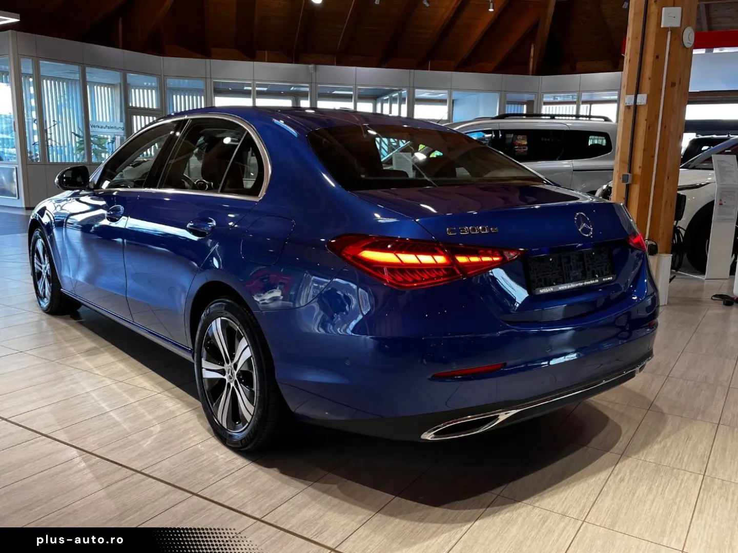 MERCEDES-BENZ C 300 e Avantgarde ACC AHK HUD Navi KAM LED