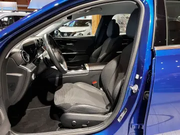 MERCEDES-BENZ C 300 e Avantgarde ACC AHK HUD Navi KAM LED