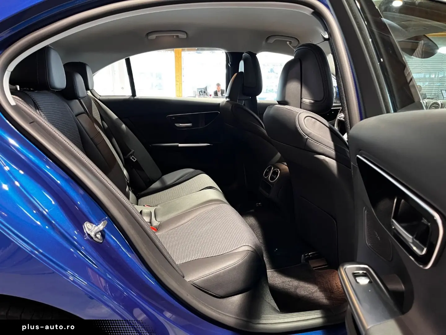 MERCEDES-BENZ C 300 e Avantgarde ACC AHK HUD Navi KAM LED